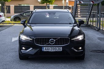 Volvo V60 B4 Inscription 2.0 benzín HEV 145 kW, 2022 - 2