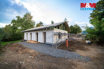 Prodej pozemku s hrubou stavbou, 1100 m², Červená Voda - 2