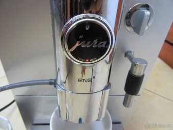 Nabízím kávovar Jura ENA 9. Plně funkční. Nejde o novou věc. - 2