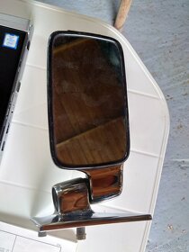 Zpětné zrcátko BMW z roku 1979 - 2