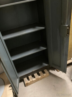 Trezor skříňový dvoudveřový za 6.000 kč - 2