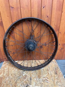 Předválečné německé přední kolo - 2