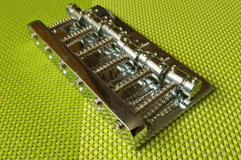 Kobylka na 6 strunnou baskytaru - 2