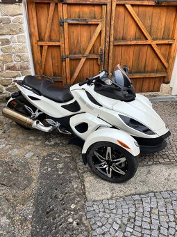 CAN-AM SPYDER RSS - 2