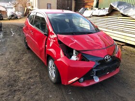 toyota Aygo 1.0-51kw,r.v.2016--2O tis km---- náhradní díly - 2