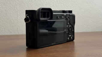 Sony A6400 - 2