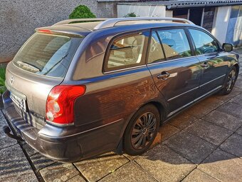 Toyota Avensis - 2