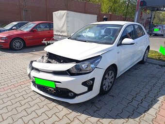 Prodám havarovanou Kia Rio 2021 1.2 62kw - 2