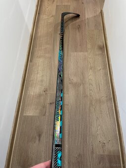 Hokejka Bauer Twitch - 65 flex, P28 levá - 2