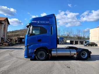 Tahač návěsů Iveco S-WAY NP Euro 6 Palivo LNG - 2