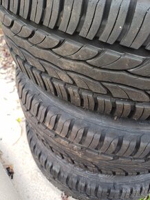 Pneu 165/60R14 - 2