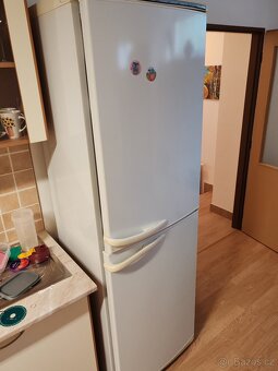 Kombinovaná lednice 194cm - 2