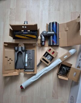 Dyson V15 Detect Absolute - 2