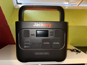 Jackery Explorer 1000 Pro + solární panel – velmi dobrý stav - 2