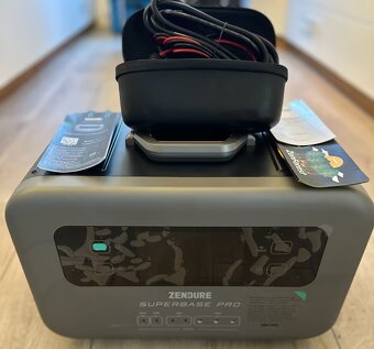 Prodám Zendure SuperBase Pro 2000 – výkonnou přenosnou power - 2