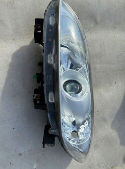 Mazda 5 CW, XENON levý přední světlomet - 2