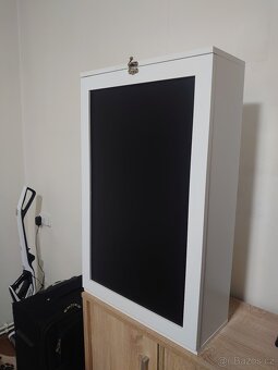 Nástěnný regál s výklopnou odkládací plochou - 2