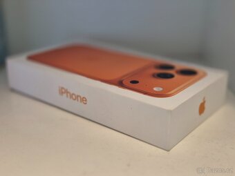 Apple iPhone 17 Pro 255GB Cosmic Orange - 2