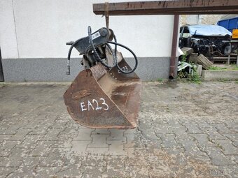 Lžíce svahová hydraulická 140 cm, EA23 - 2