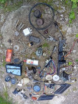 Prodám na Škoda 120 nové a použité náhradní díly. - 2