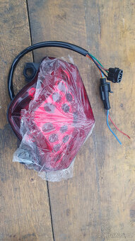 Kawasaki ER6 zadní světlo s vestavěnými blinkry - 2