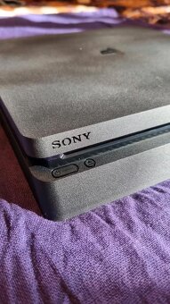 PLAYSTATION 4 + 28 HER - 2