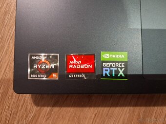 Nabízím herní notebook Legion s pouzdrem - 2