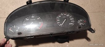 Peugeot 406 přístrojovka - 2