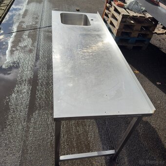 Nerezový stůl s dřezem - 2