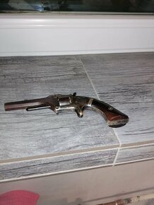 Revolver Smith - 2