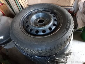 Prodám disky 15" se zimními pneu - 2