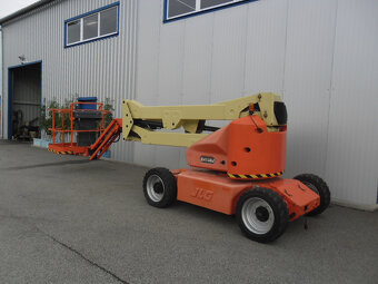 Kloubová pracovní plošina JLG E450AJ - 2