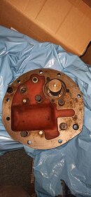 Spodní víko hydrauliky Zetor - 2