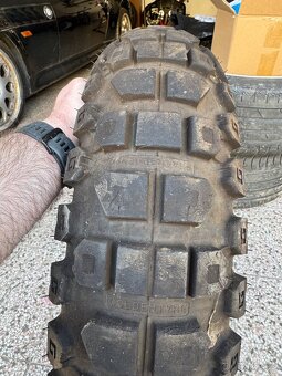 Zadní pneu 150/70 R18 - 2