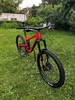 Santa Cruz Nomad 4 C S (2020) – hobby enduro, málo jeté. - 2