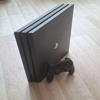 PS4 PRO - 1TB + hra dle výběru - 2