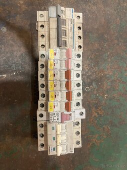 Elektromateriál - 2