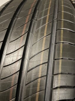 Pneu Michelin 4x 235/50/19 dot24 - 2