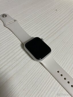 Apple Watch SE 40mm Stříbrný hliník s bouřkově modrým sporto - 2