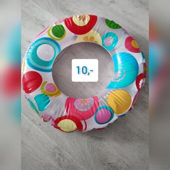 Kruhy na plavání, kšiltovka, body, síť na kočárek aj. - 2