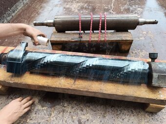 Na starý litinový stroj vyrobíme žiletku, řešení je SOMICUT - 2