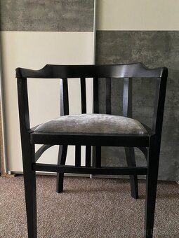 Raritní retro židle z masivu — elegantní, cenný kousek ve vý - 2