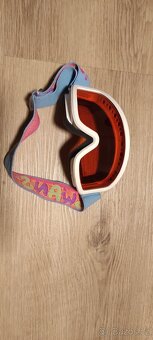 Lyžařská přilba a brýle - 2