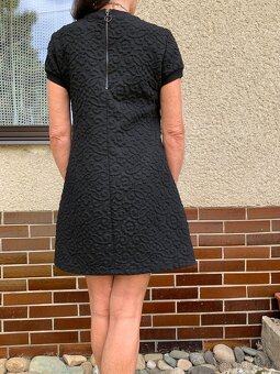 černé šaty zn. Zara - vel. M - 2