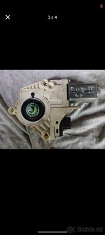 Superb motorek stahování oken - 2