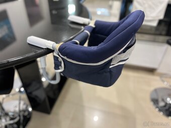 samodržící sedačka pro kojence - 2