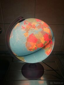 Prodám svítící globus + mapa světa zdarma - 2