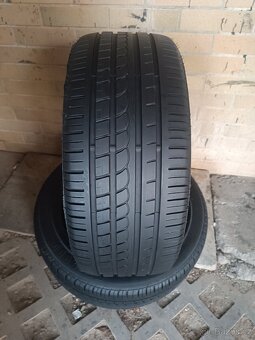 Letní pneu 235/45/17 Pirelli P Zero Rosso - 2