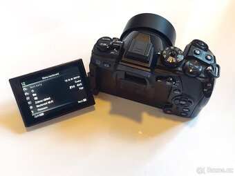 Olympus OM-D E-M1 II + grip HLD-9 - 2
