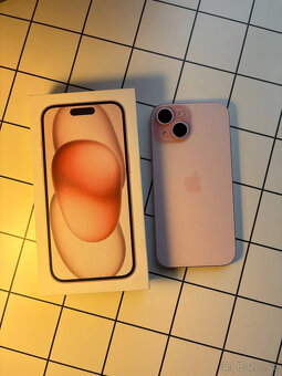 iPhone 15 128GB Pink, záruka, top stav. - 2